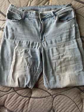 Old Navy women’s Light Blue Denim Jeans